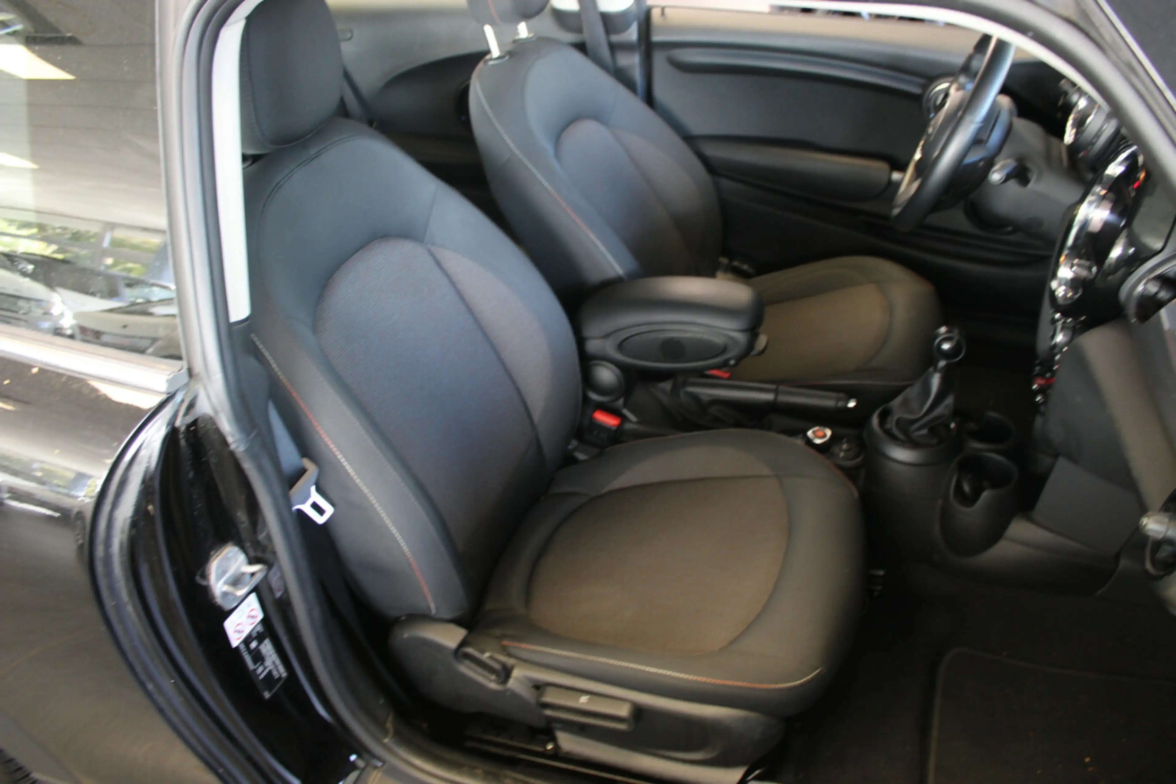 MINI One Blackyard — photo 10