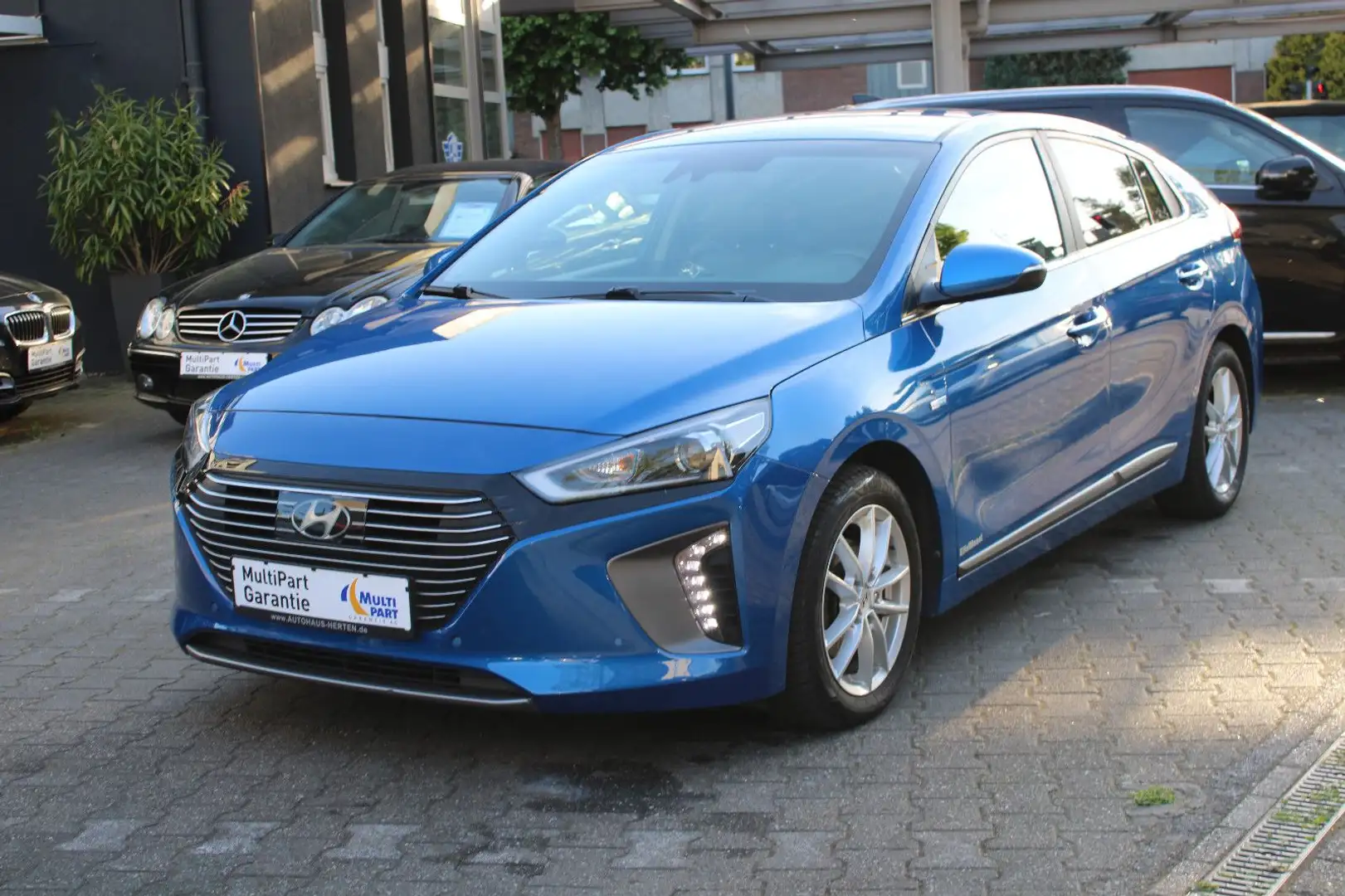 Hyundai IONIQ Premium Hybrid*AUTOMATIK*LEDER*NAVI*KAMERA Blau - 1