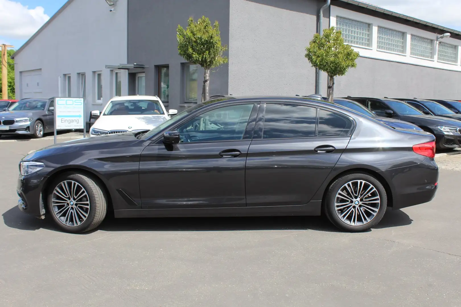 BMW 530 i Limo. xDrive Sport Line +HUD+Drive PLUS+LED+RFK Gris - 1