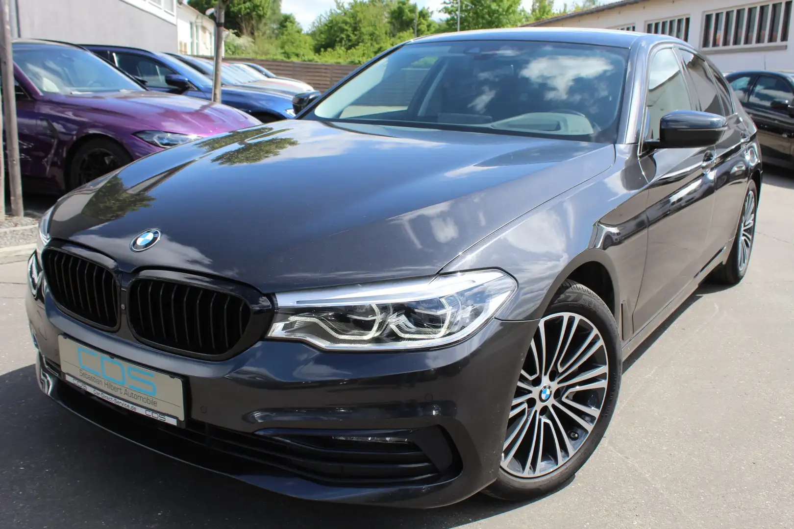 BMW 530 i Limo. xDrive Sport Line +HUD+Drive PLUS+LED+RFK Gris - 2