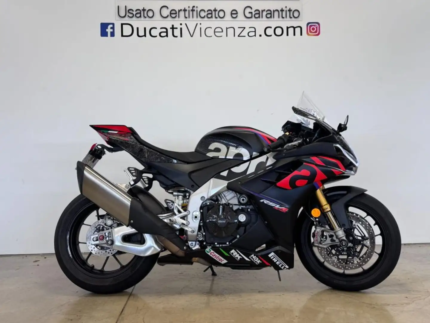 Aprilia RSV4 Factory TIME ATTACK Nero - 1