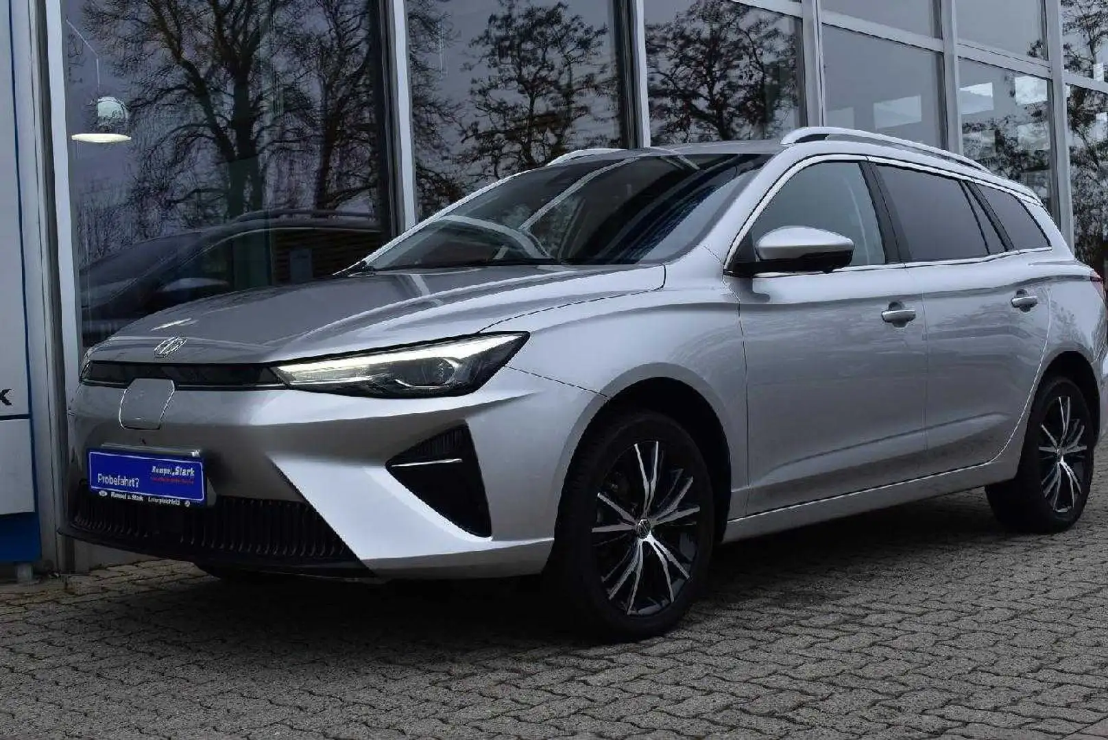 MG MG5 Luxury Plateado - 2