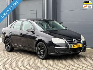 1.6 TRENDLINE + CLIMA + CRUISE + LMV