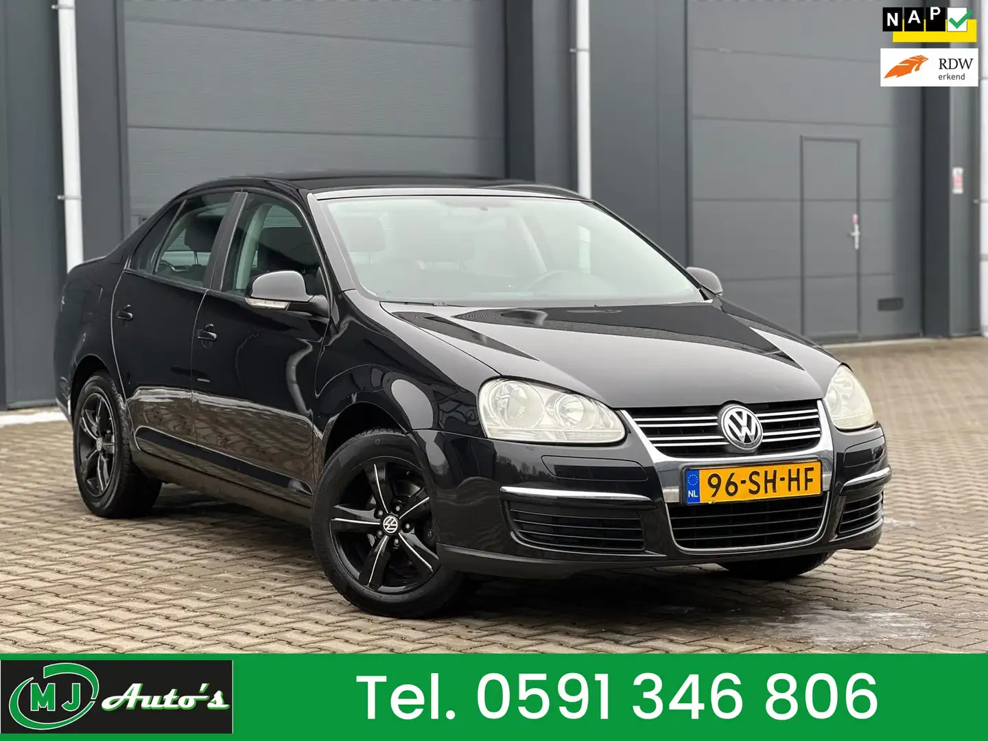 Volkswagen Jetta 1.6 TRENDLINE CLIMA CRUISE LMV Schwarz - 1