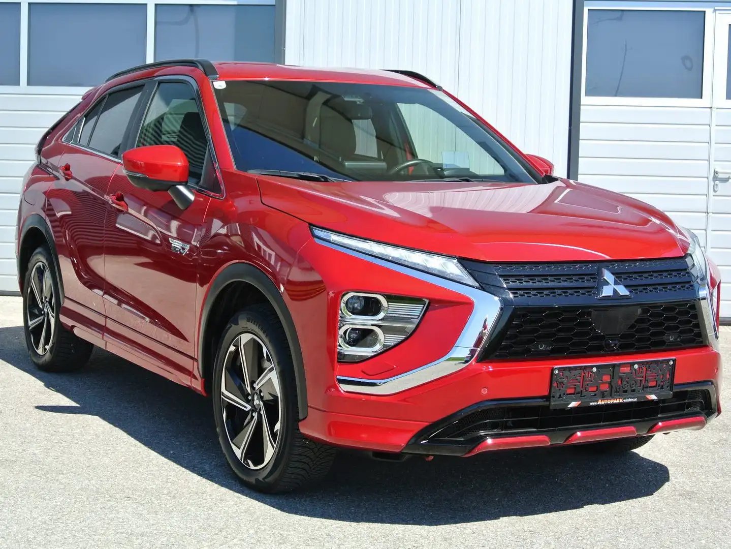 Mitsubishi Eclipse Cross 2.4 PHEV Top Hybrid 4WD Aut. * LEDER *KAMERA * LED Rot - 1