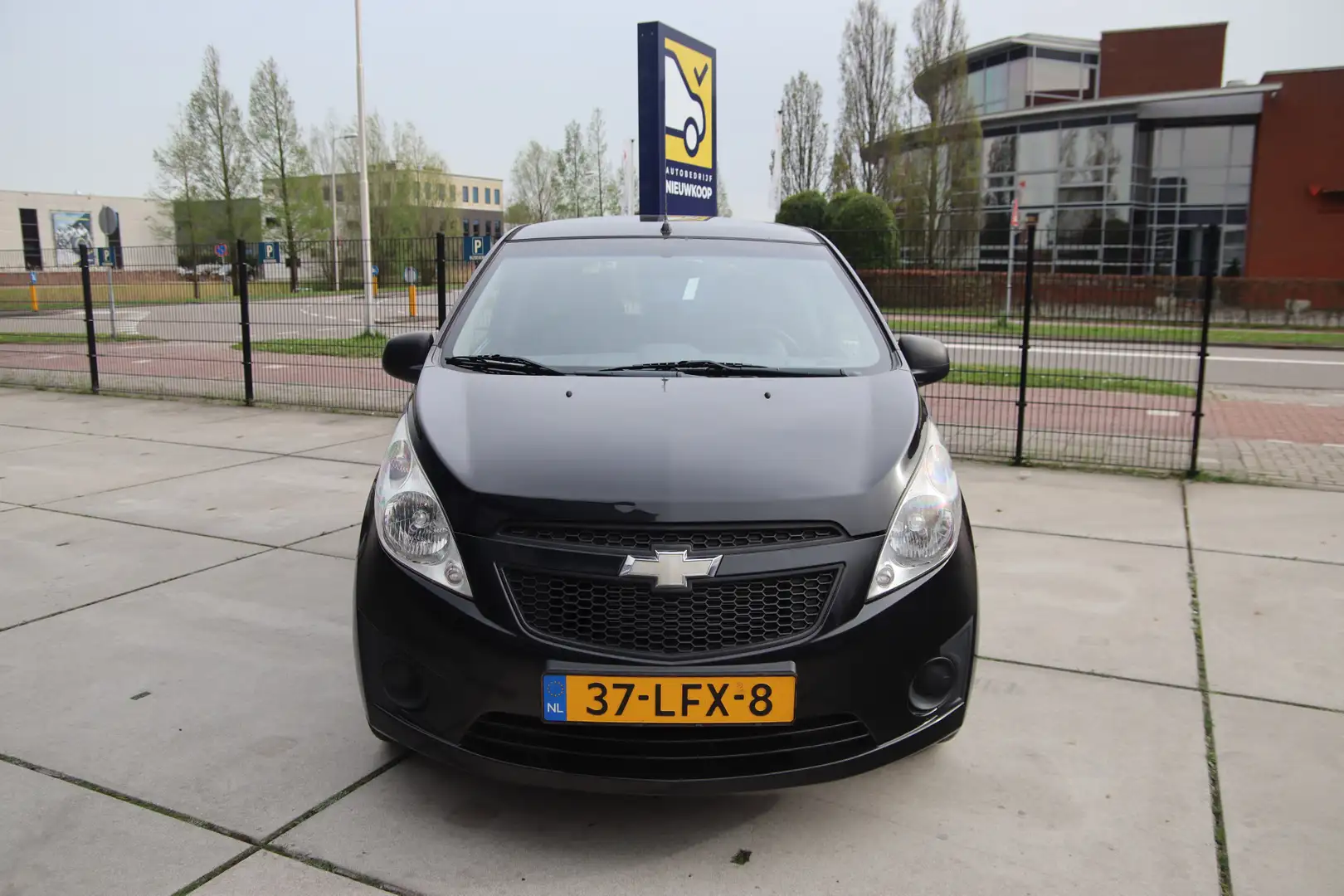 Chevrolet Spark 1.0 16V LS Airco, NL auto, NAP, 2e eigenaar LENTE Zwart - 2