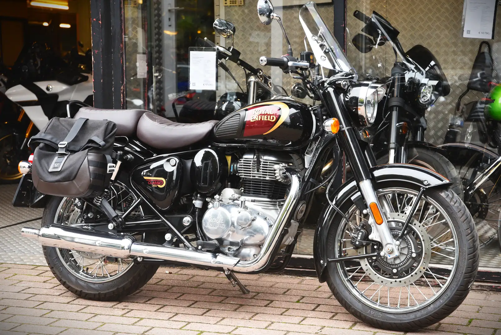 Royal Enfield Classic 350 ***MOTO VERTE*** Zwart - 1