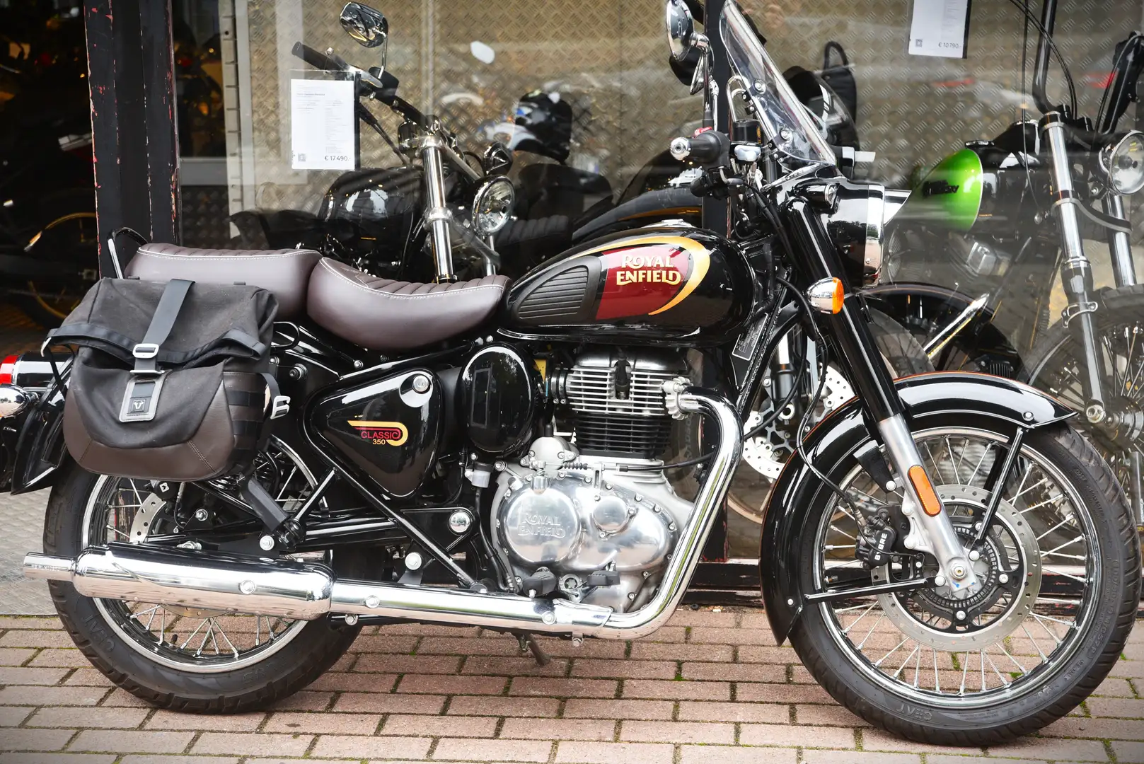 Royal Enfield Classic 350 ***MOTO VERTE*** Zwart - 2