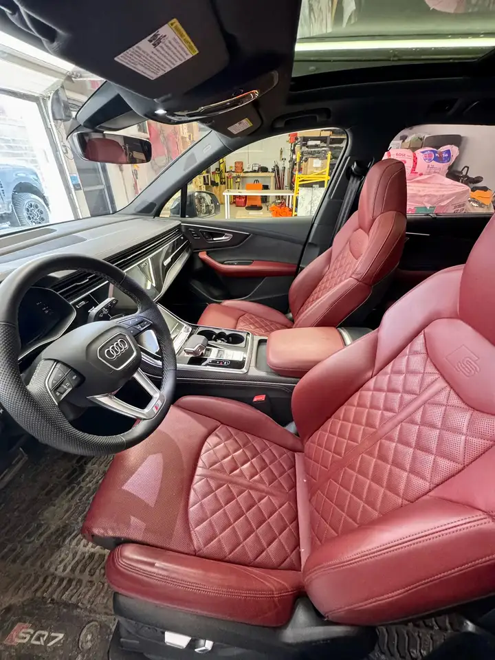 Audi SQ7 снимка Audi SQ7