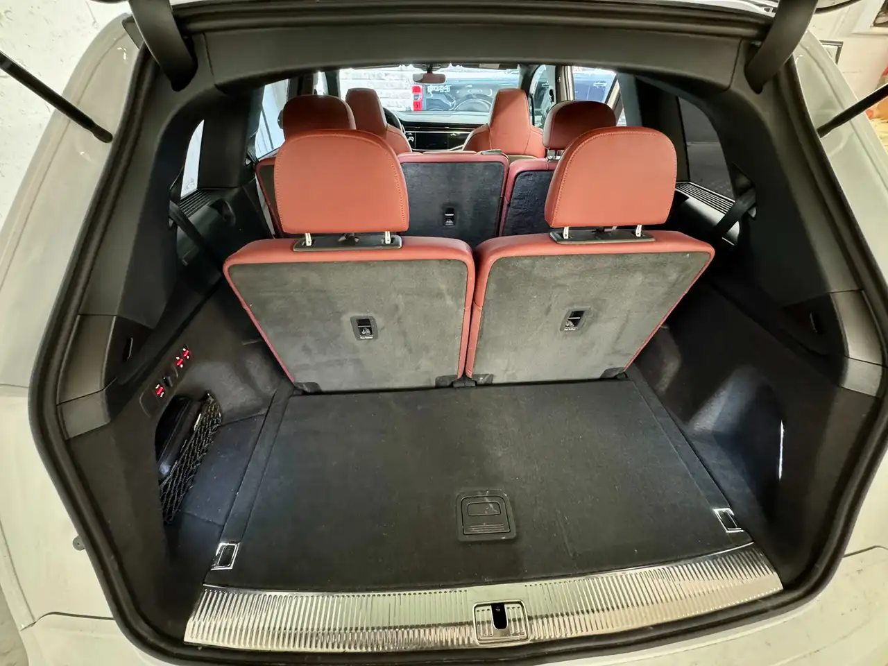 Audi SQ7 снимка Audi SQ7