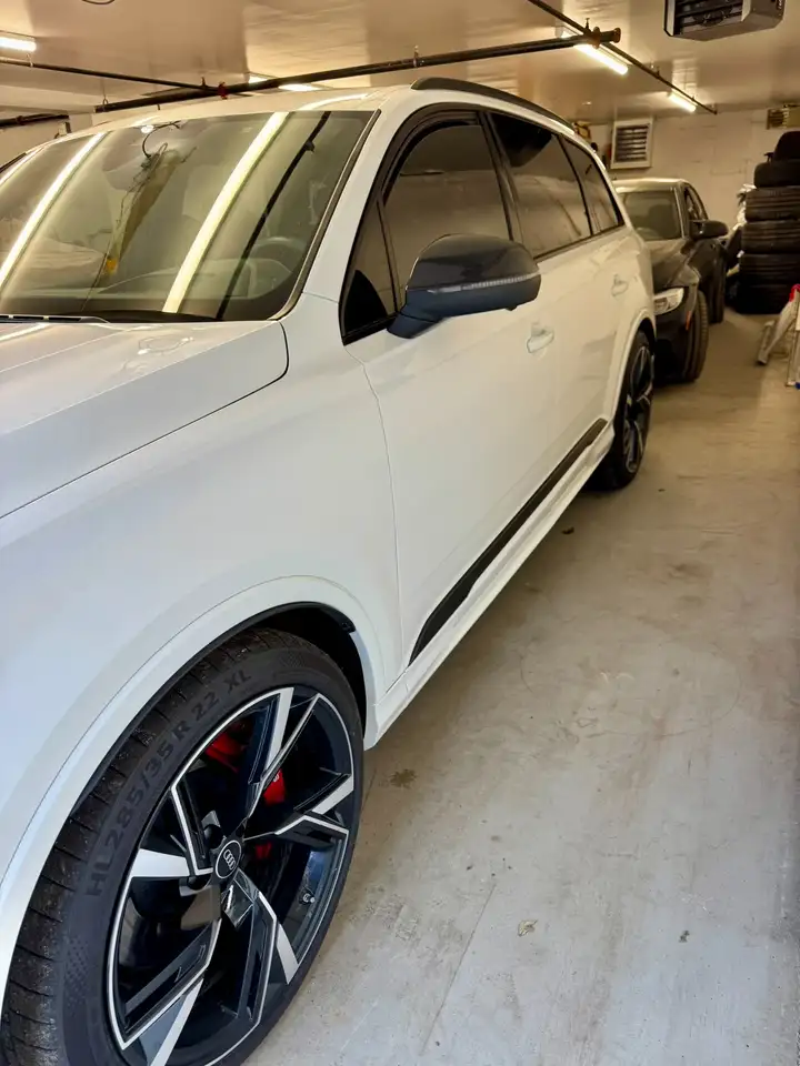 Audi SQ7 снимка Audi SQ7