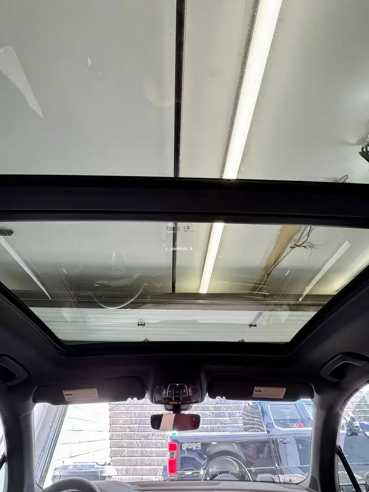 Audi SQ7 снимка Audi SQ7