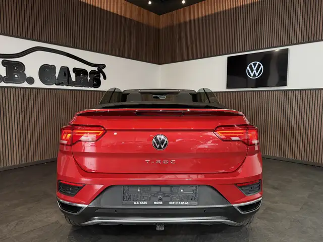 Volkswagen T-Roc view 5