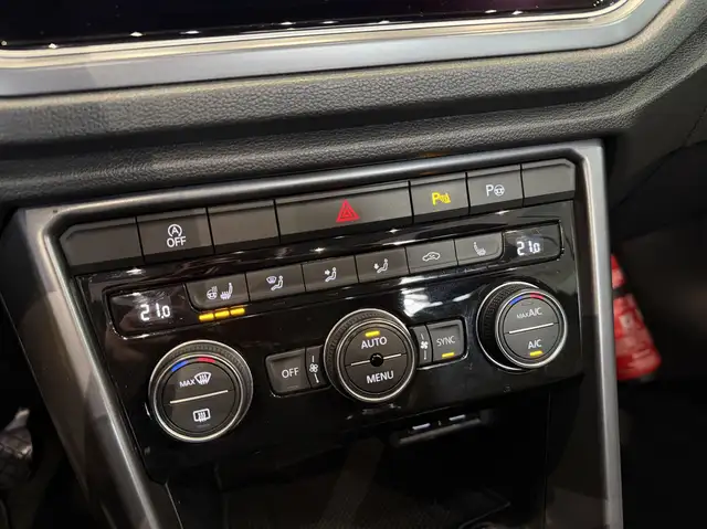 Volkswagen T-Roc view 14