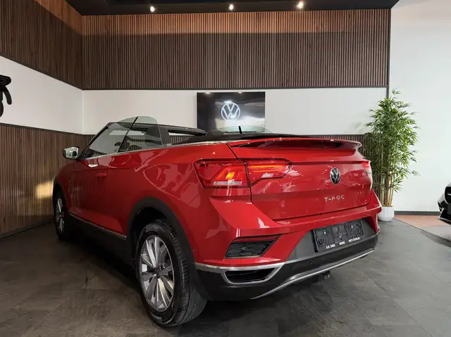 Volkswagen T-Roc view 4