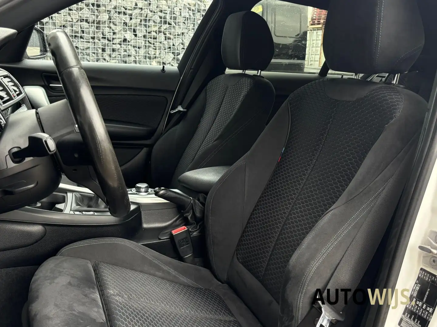 BMW 118 1-serie 118i Centennial High Executive|M-Sport|Alc Zwart - 2