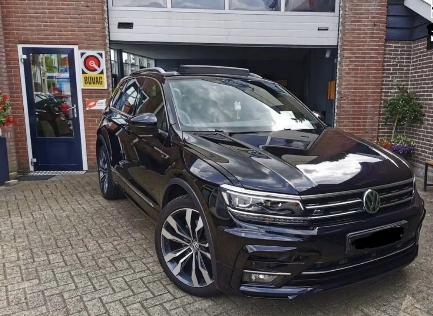 Volkswagen Tiguan Highline 4 motion 3xRLine Zwart - 1