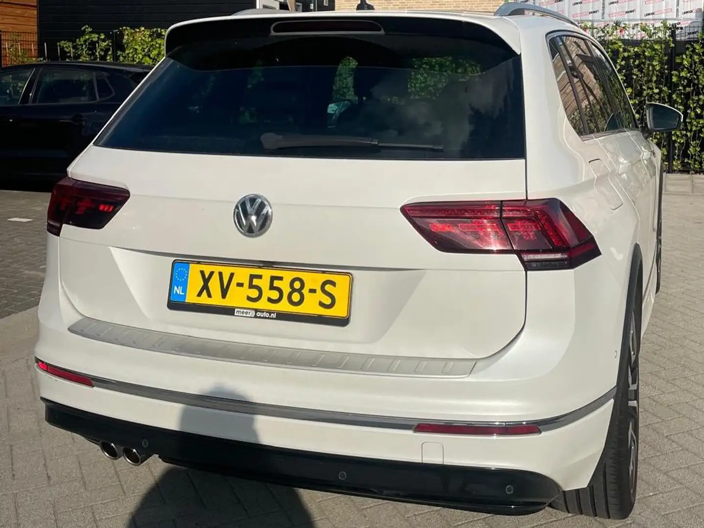 Volkswagen Tiguan Tiguan 1.5 TSI Highl. Bus R Wit - 2