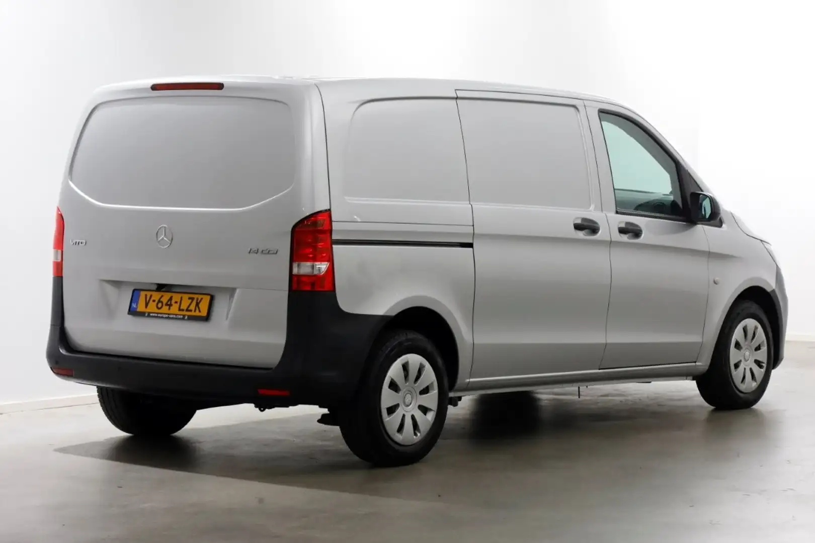 Mercedes-Benz Vito 114 CDI 136pk RWD Compact 9G Automaat Camera/Navi/ Zilver - 2