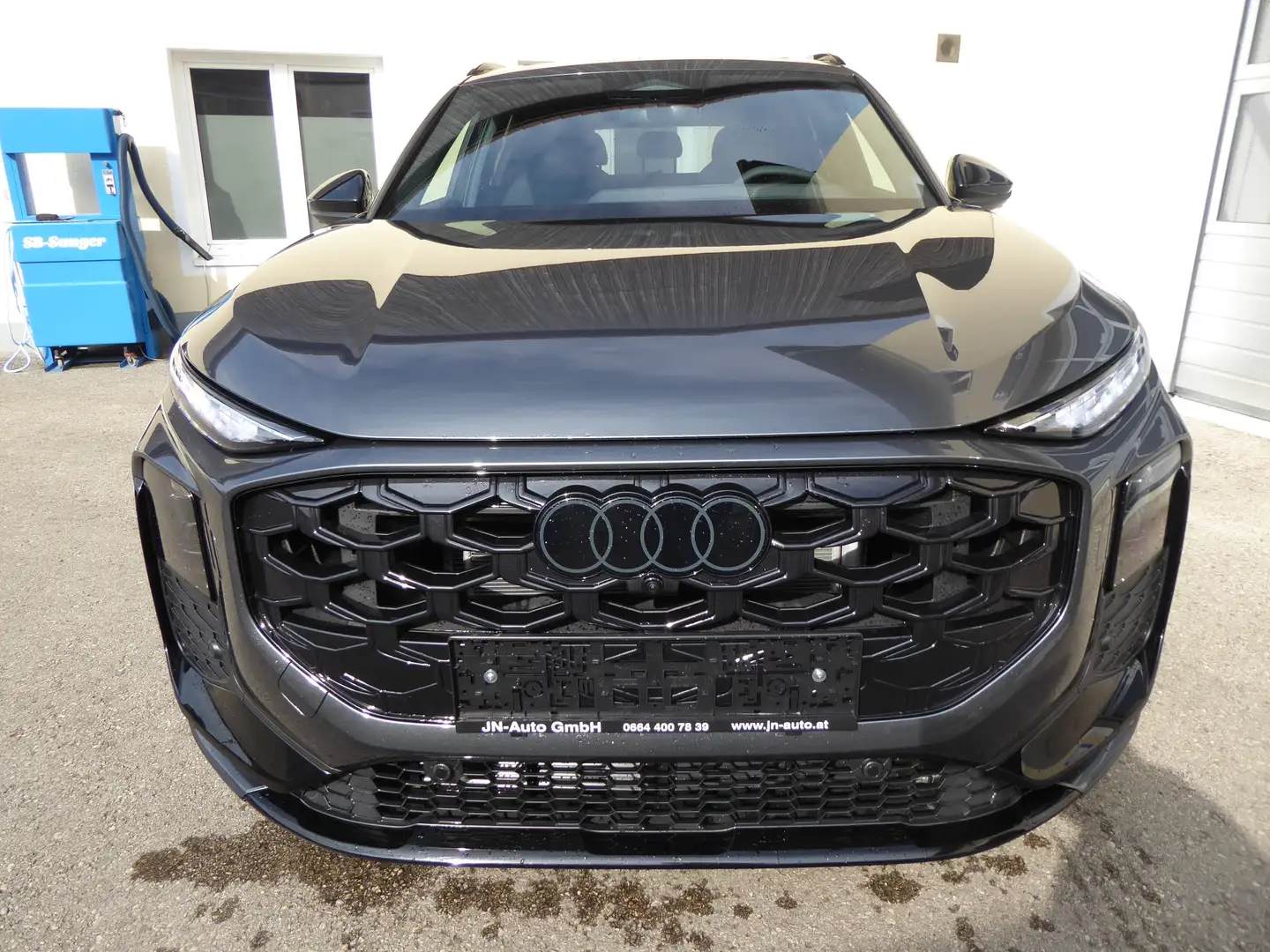 Audi Q3 TDI 110 kW   Neues Modell S line Grau - 2