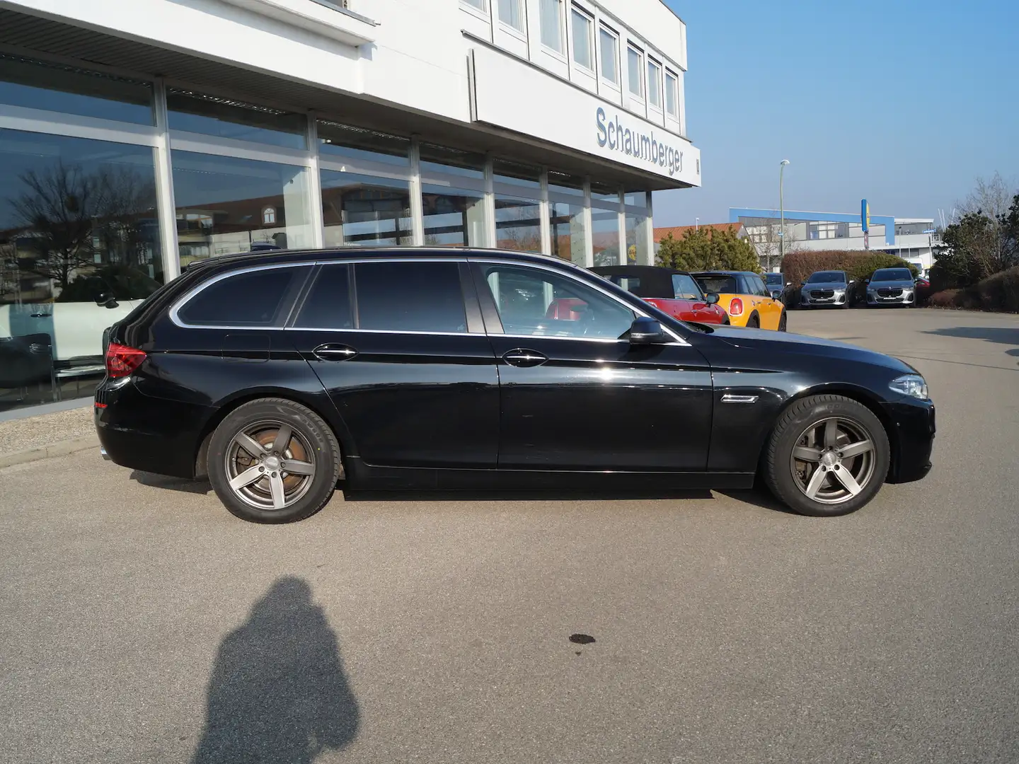 BMW 535 535d xDrive A Tou. *Leder*LED*Navi*INDIVIDUAL* Schwarz - 2