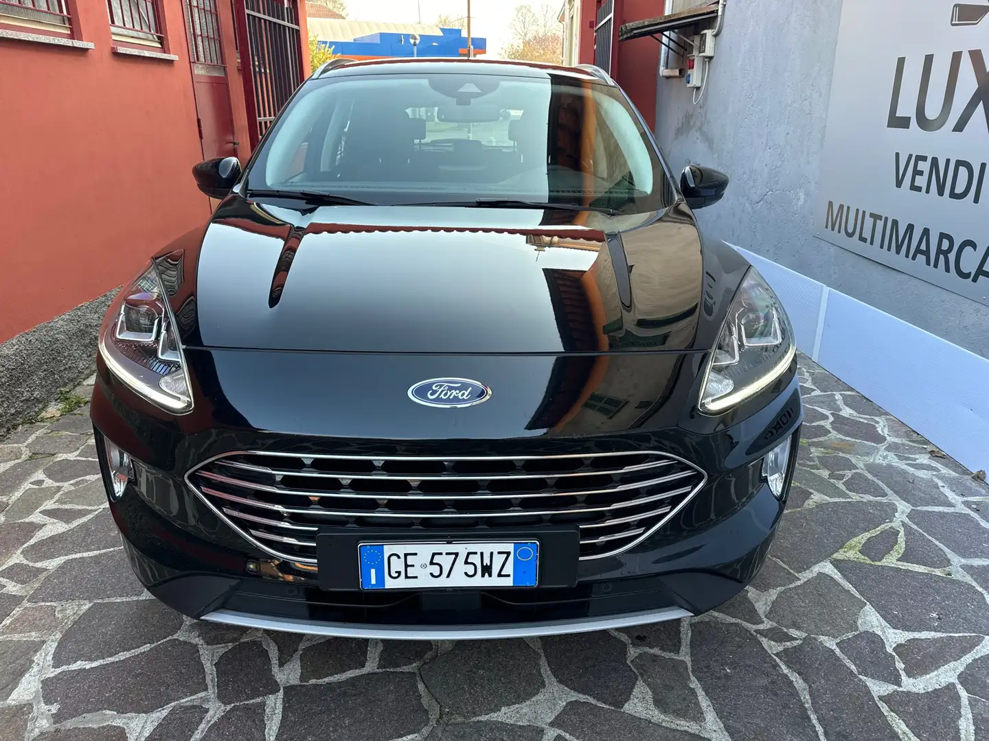 Ford Kuga 1.5 ecoblue Titanium Business 2wd 120cv auto Noir - 1