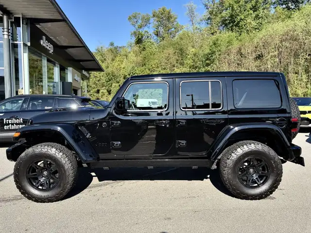 Jeep Wrangler view 5