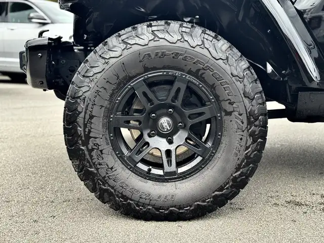 Jeep Wrangler view 3