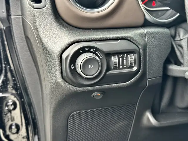 Jeep Wrangler view 13