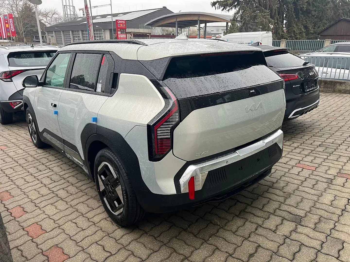 Kia EV3 FWD 81,4kWh Long Range Earth Argent - 2