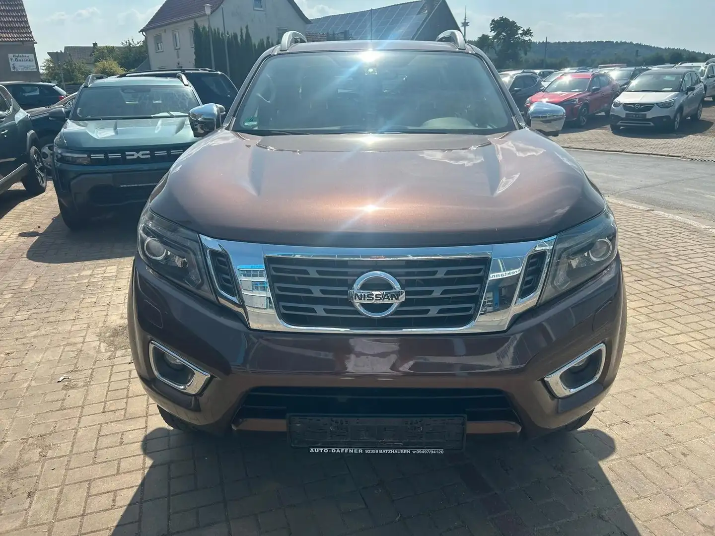 Nissan Navara 4x4 Doppelkabine dCi Bruin - 2