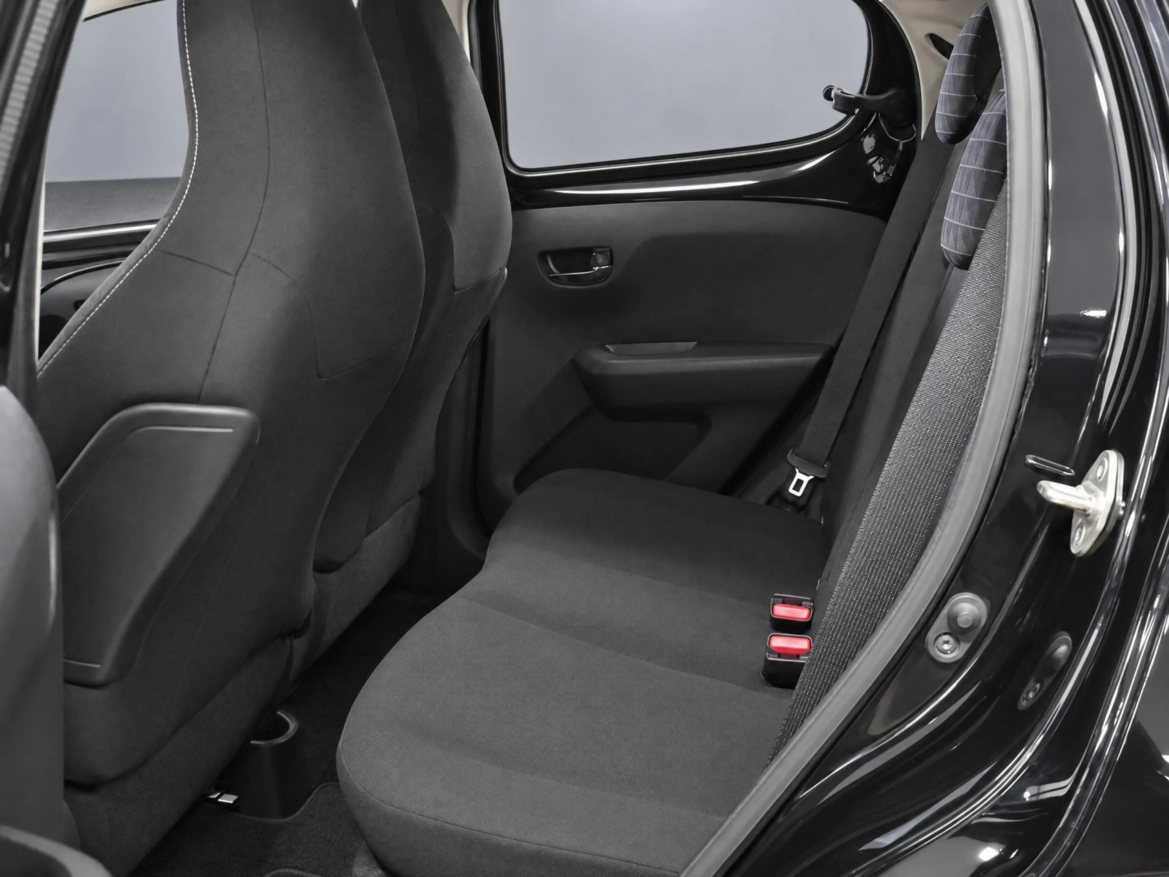 Peugeot 108 1.0 e-VTi Allure Camera | Apple Carplay | Keyless — photo 12