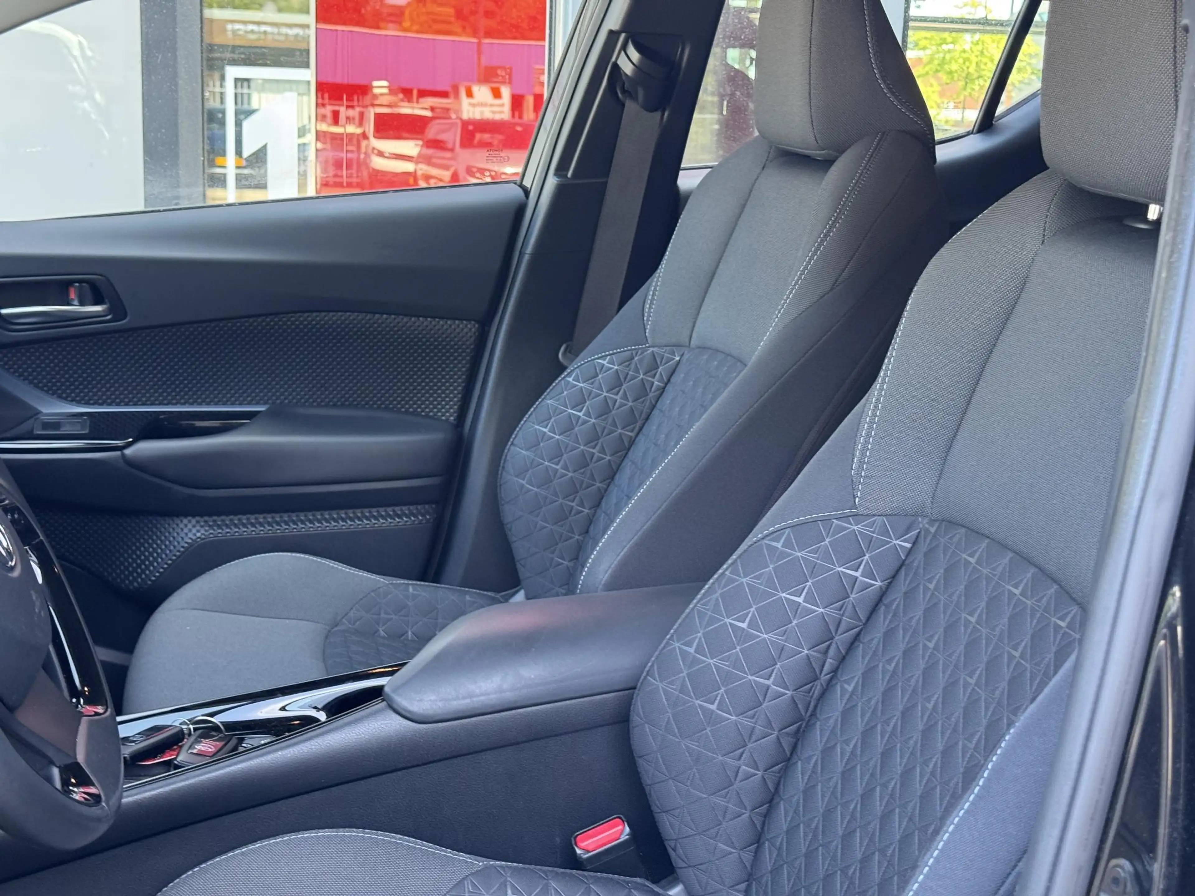 Toyota C-HR 2.0 Hybrid Dynamic ADAPTIVE CRUISE PARKEERCAMERA A — photo 6