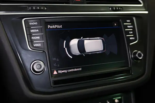 Volkswagen Tiguan view 23