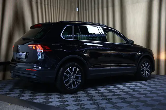 Volkswagen Tiguan view 5