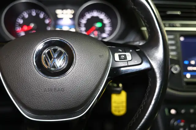 Volkswagen Tiguan view 14