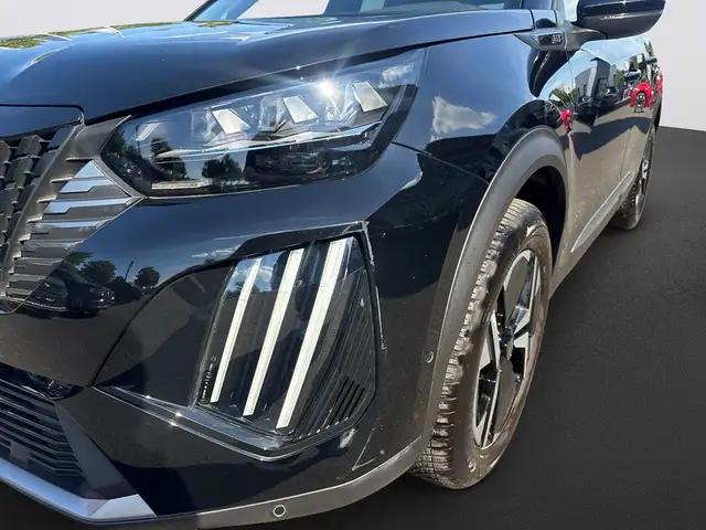 Peugeot 2008 view 11