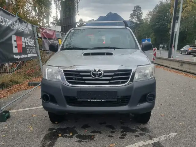 Toyota Hilux Double Cab Life 4x4