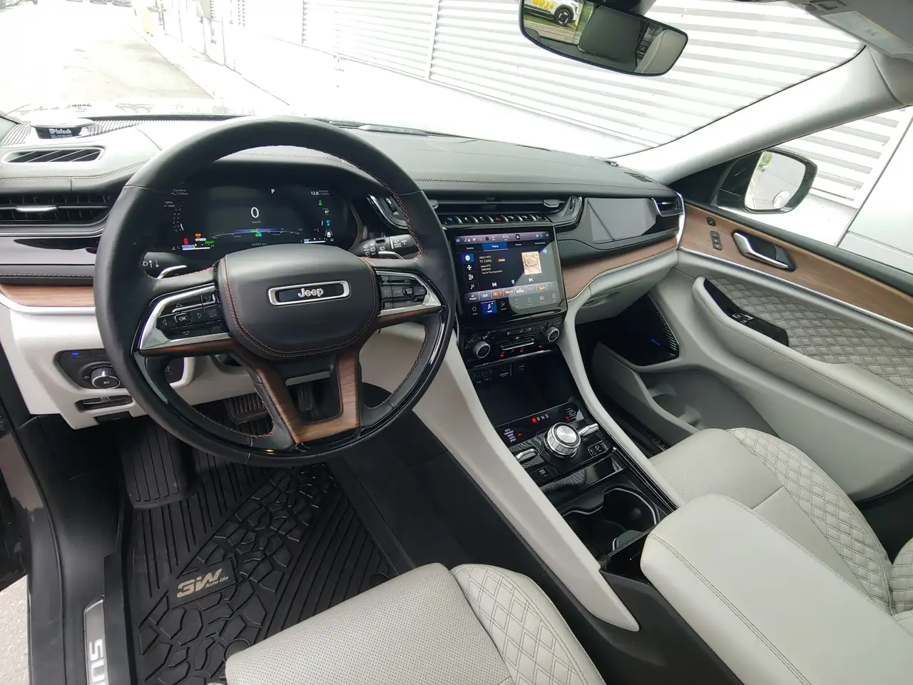 Jeep Grand Cherokee снимка Jeep Grand Cherokee