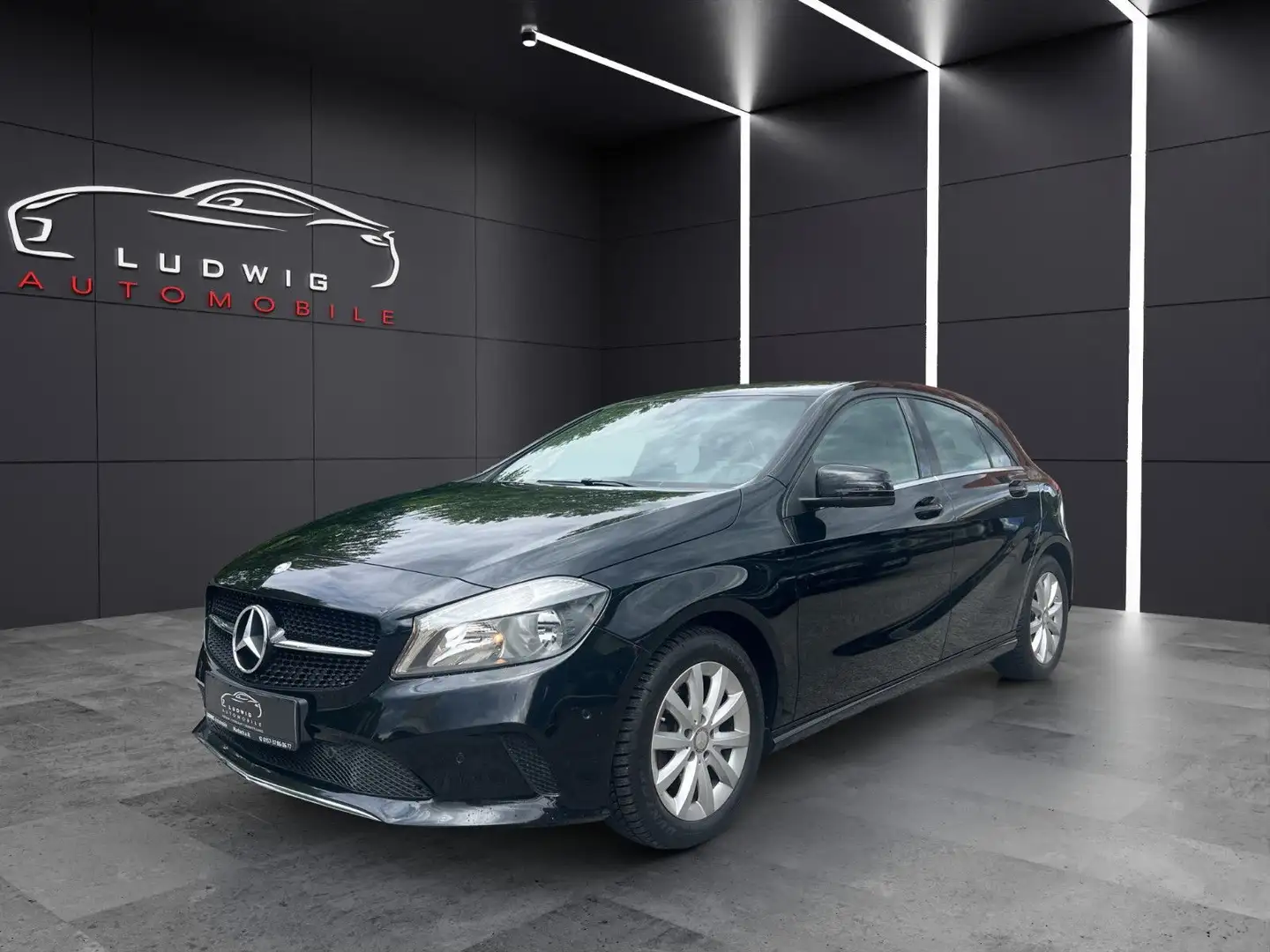 Mercedes-Benz A 180 A -Klasse / AUTOMATIK / EURO 6 / LEDER Nero - 1