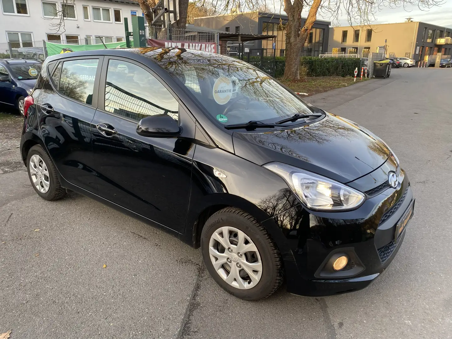 Hyundai i10 Style Schwarz - 1