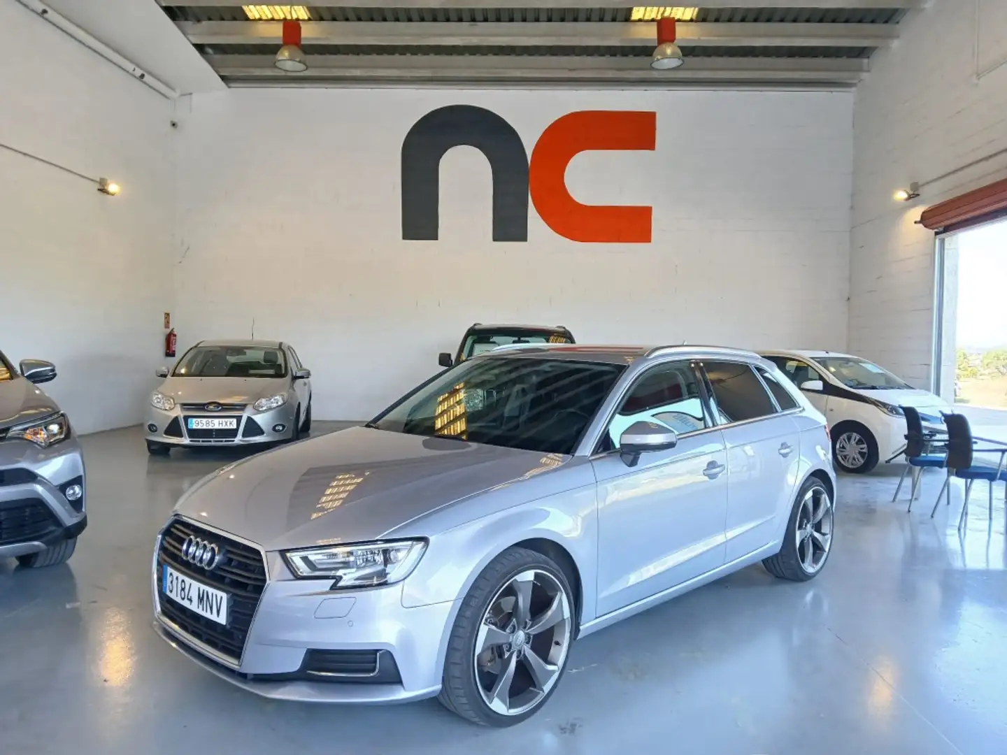 Audi A3 Pequeño Automático de 5 Puertas Grijs - 1
