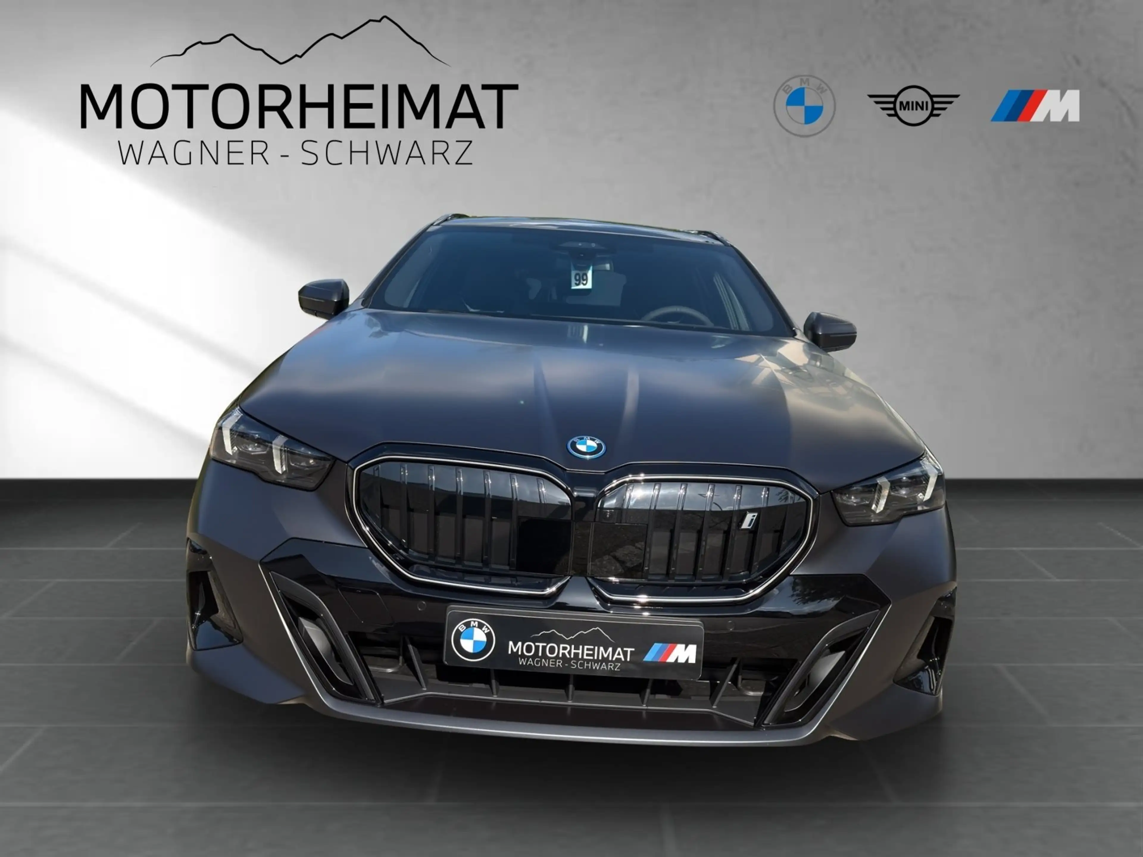 BMW i5 eDrive40 Touring — photo 3