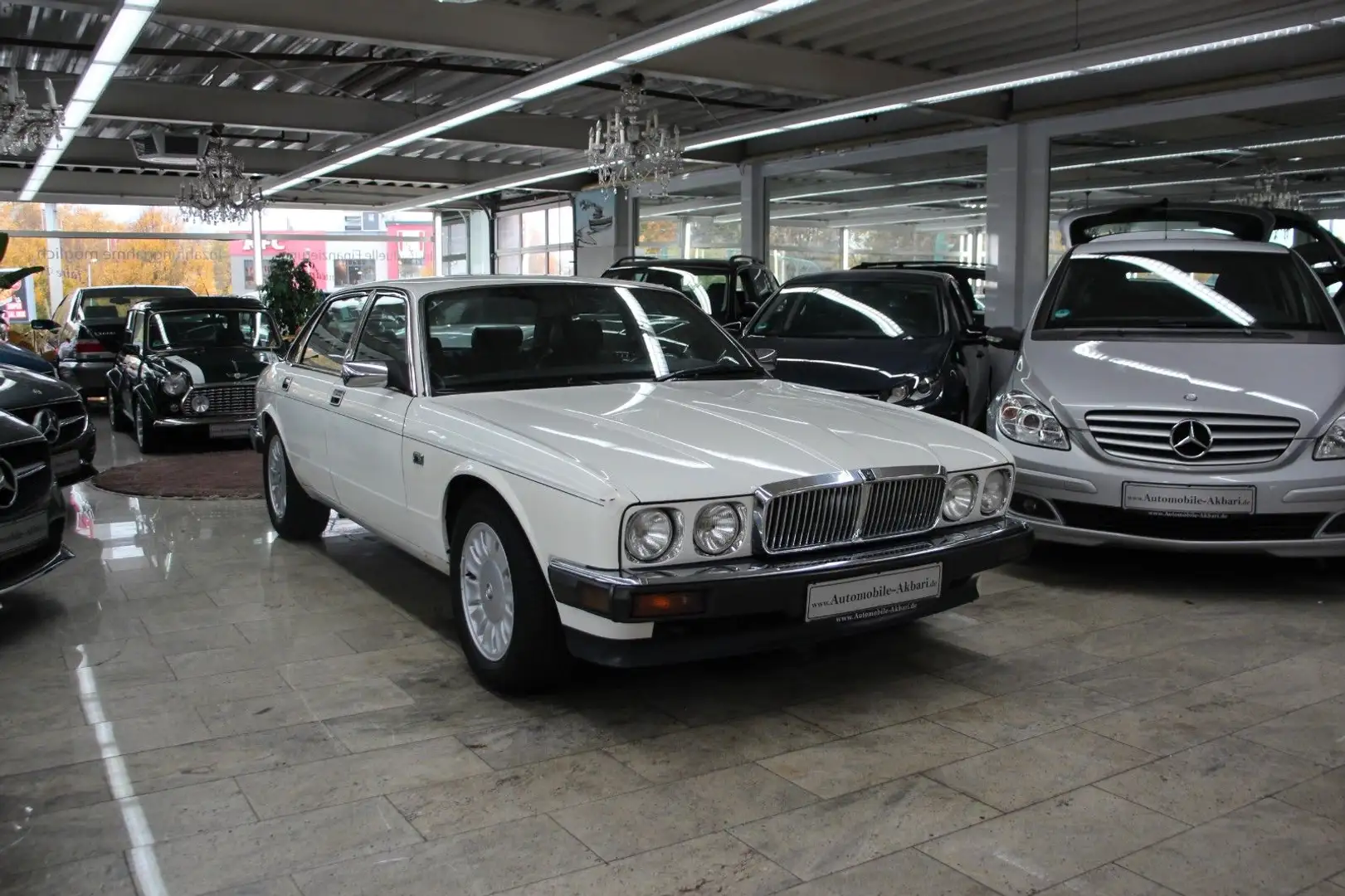 Jaguar XJ40 *H-Zulassung* Weiß - 2