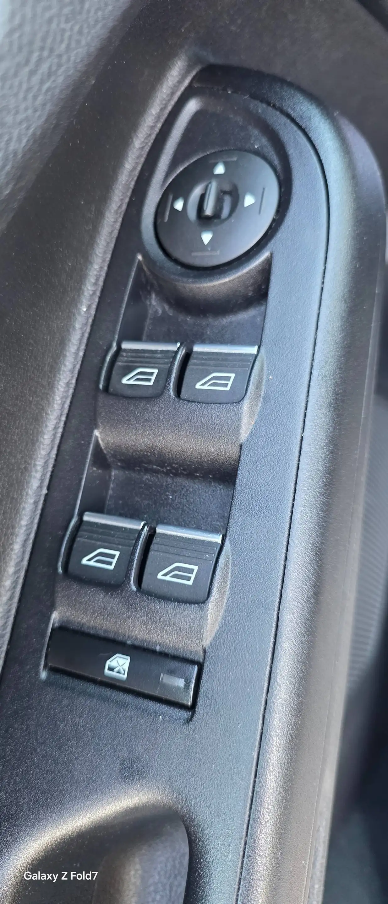 Ford B-Max Trend — photo 13