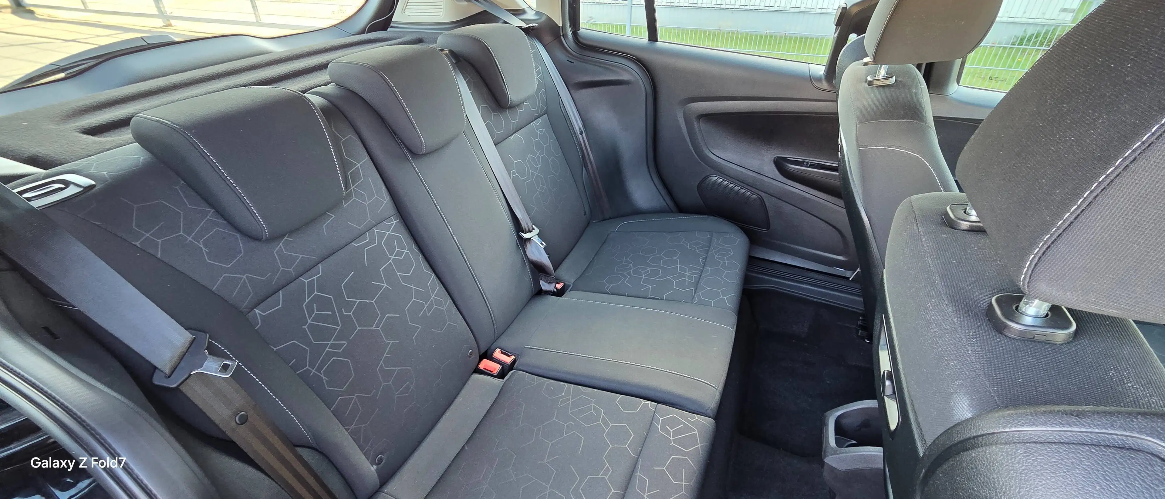 Ford B-Max Trend — photo 10