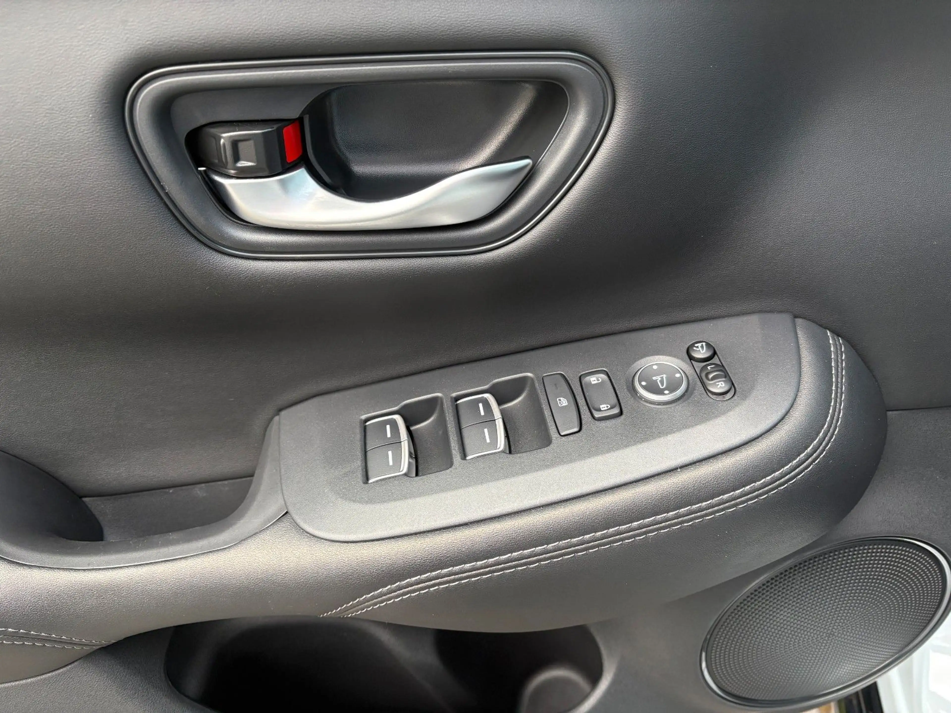 Honda ZR-V 2,0 e:HEV Sport Navi/LED/Kamera — photo 14