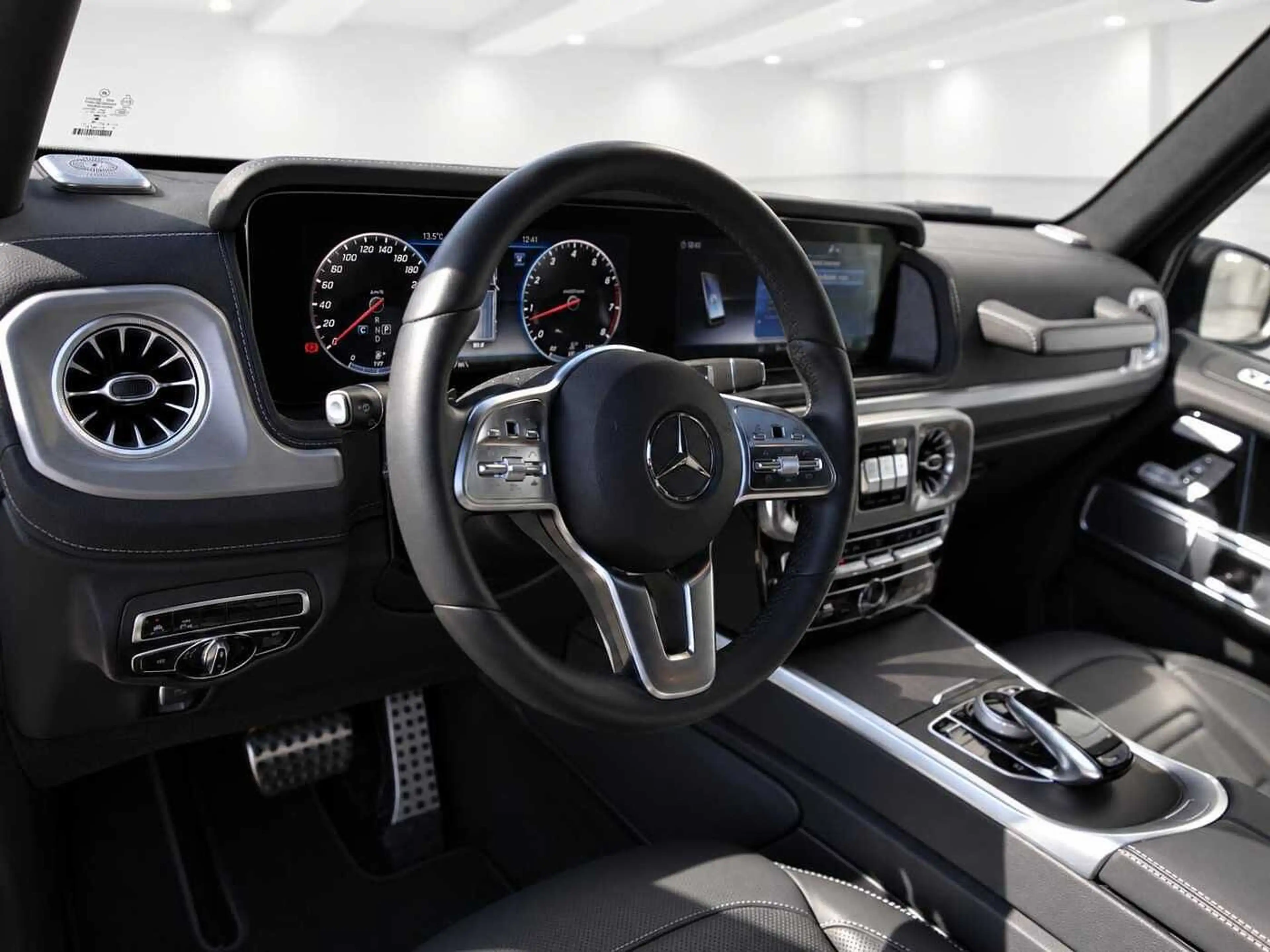 Mercedes-Benz G 500 9G-TRONIC AMG Line — photo 9