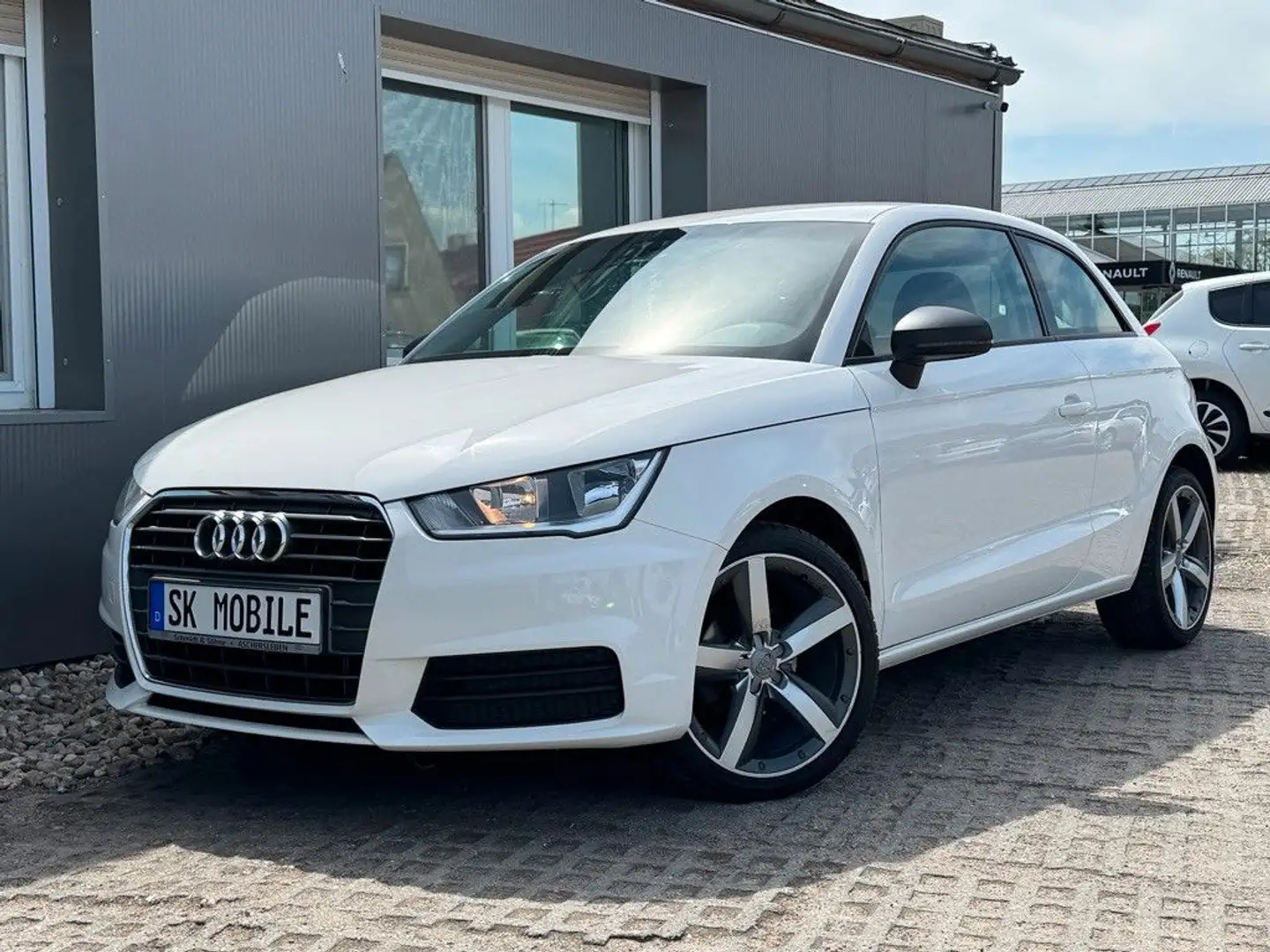 Audi A1 NAVI*KLIMA*PDC*1HAND*S-LINE*VOLLSERVICE Weiß - 1