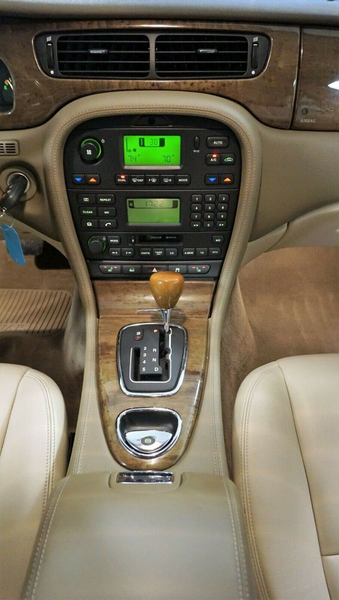 Jaguar S-Type 4.2 V8 Executive Seafrost/Beige PDC Sitzh — photo 15